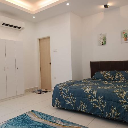 In Homestay Corner Batu Pahat Extérieur photo