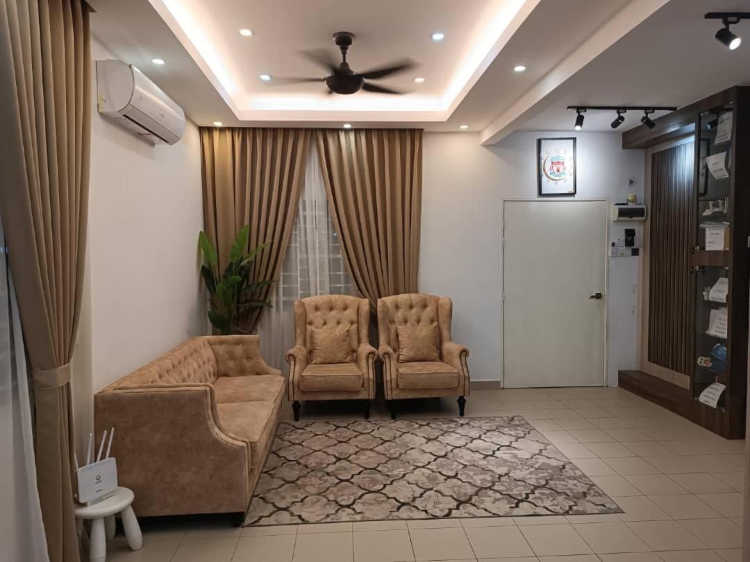 In Homestay Corner Batu Pahat Extérieur photo