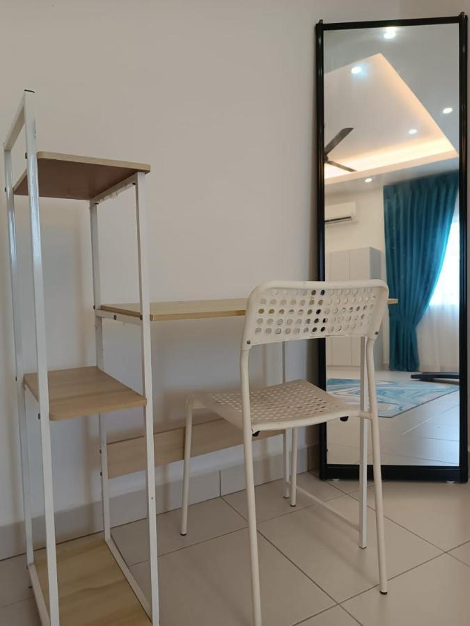 In Homestay Corner Batu Pahat Extérieur photo