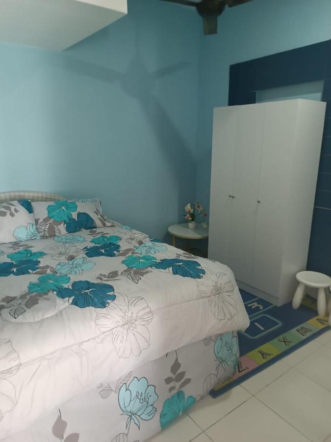 In Homestay Corner Batu Pahat Extérieur photo
